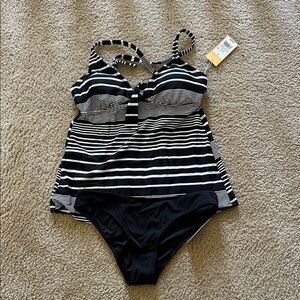 Shade & Shore NWT Women’s Swimsuit Bikini Set Swimwear Size Small